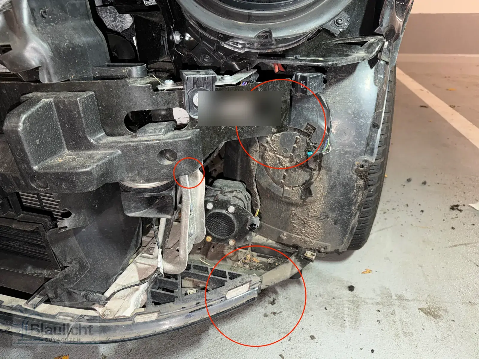 Hero-Bild zum Ratgeber: Elektroauto mit Frontschaden: Was das Gutachten erfasste